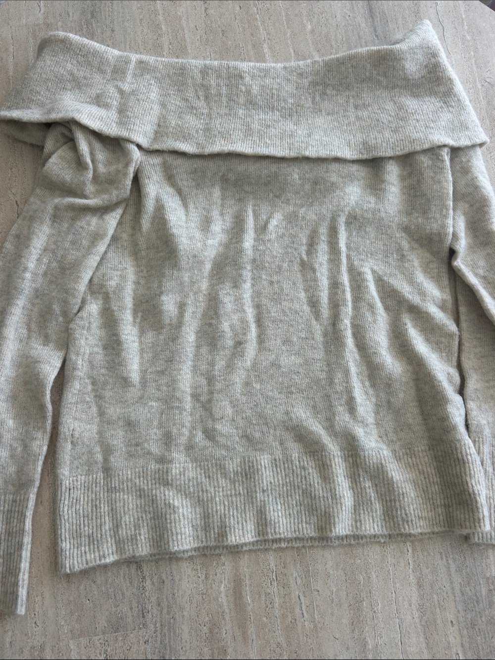 Abercrombie & Fitch Light Beige Off-the-Shoulder Foldover Sweater